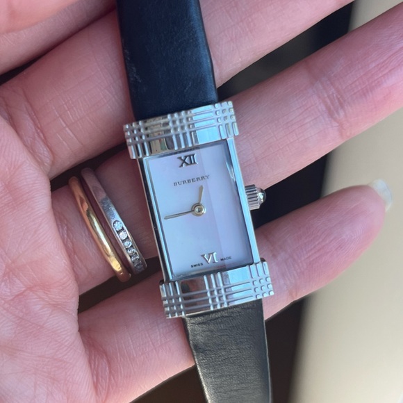 Burberry Heritage Women's Watch - Picture 3 of 6